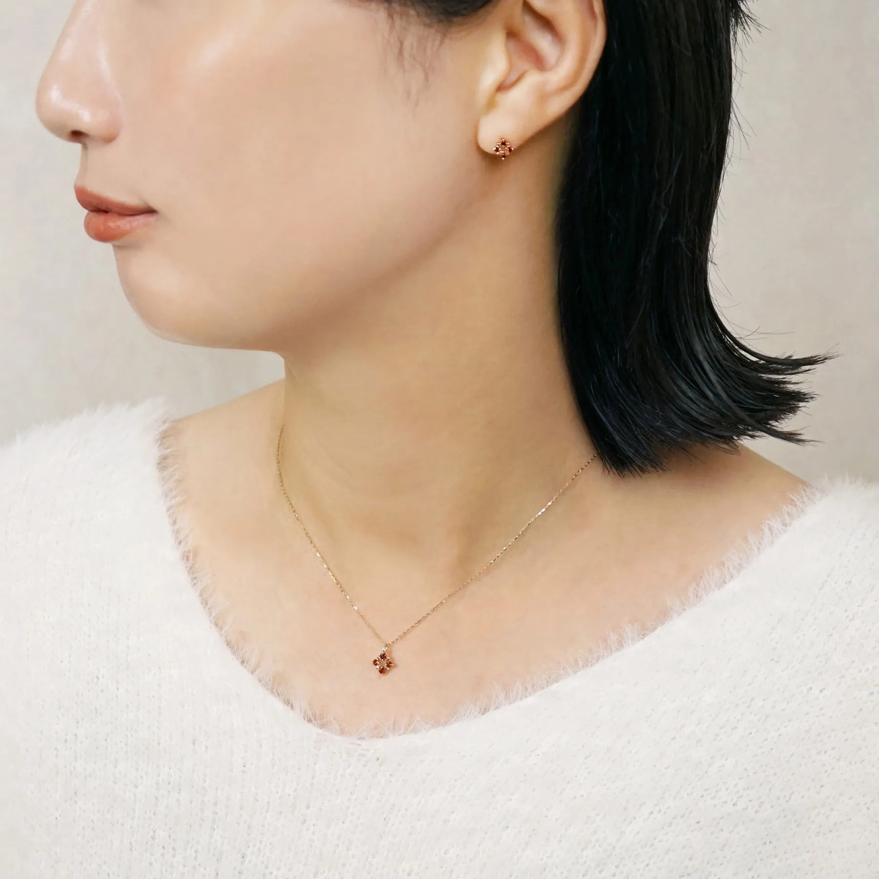 10K Illumination Garnet Necklace (Yellow Gold)