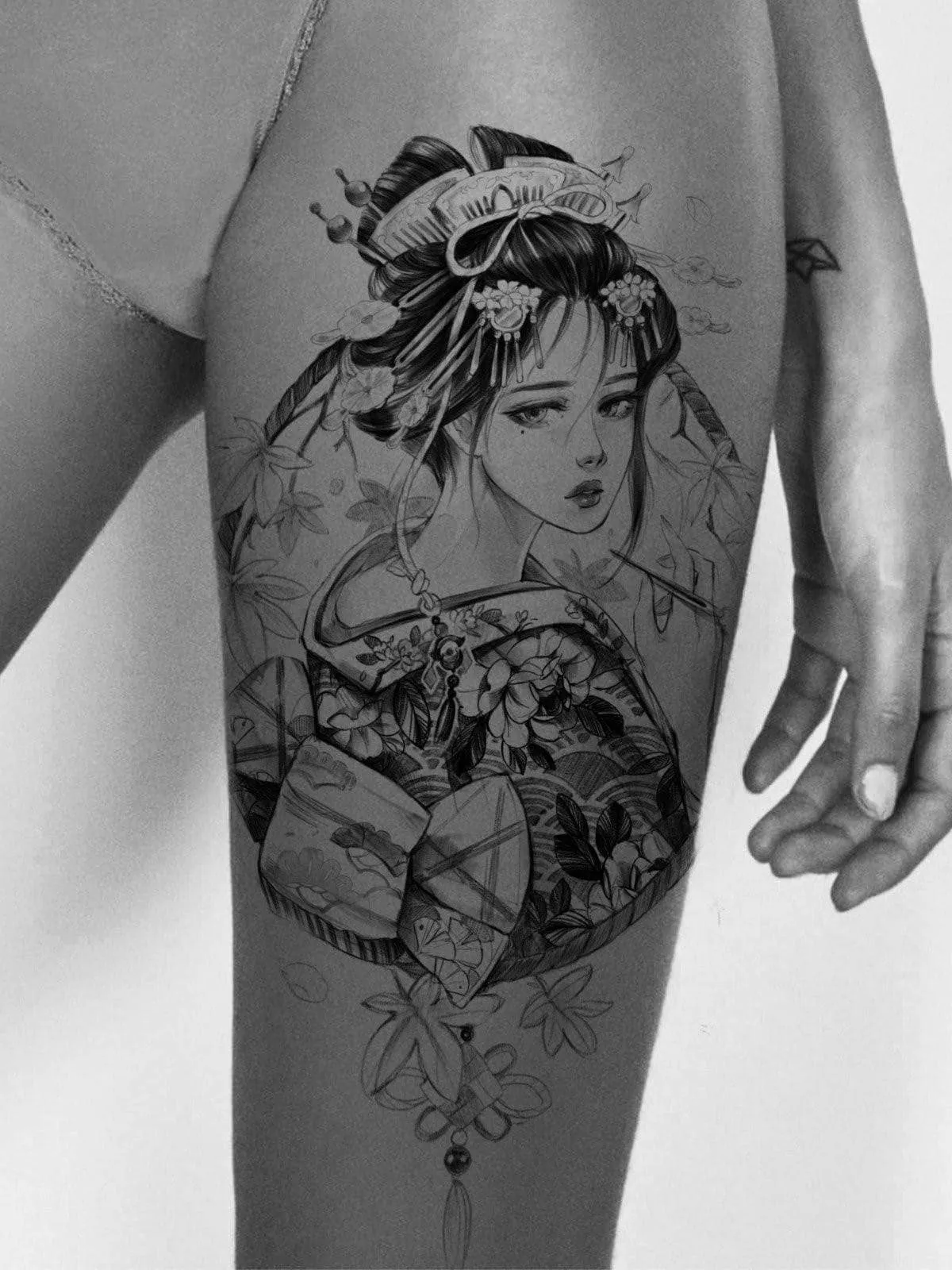 Geisha with Hairpin