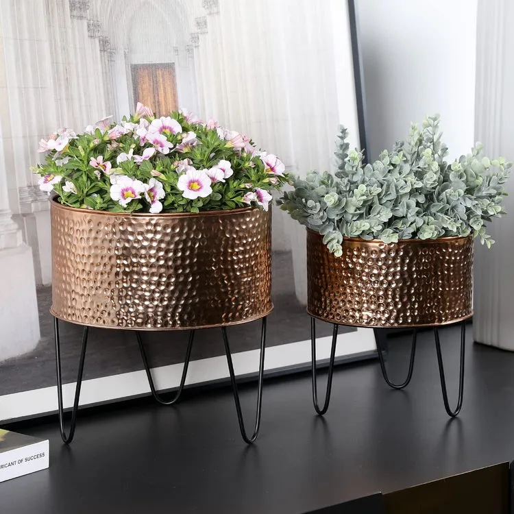 Hammered Style Copper Tone Galvanized Metal Planter Pots with Matte Black Metal Wire Stand, Set of 2