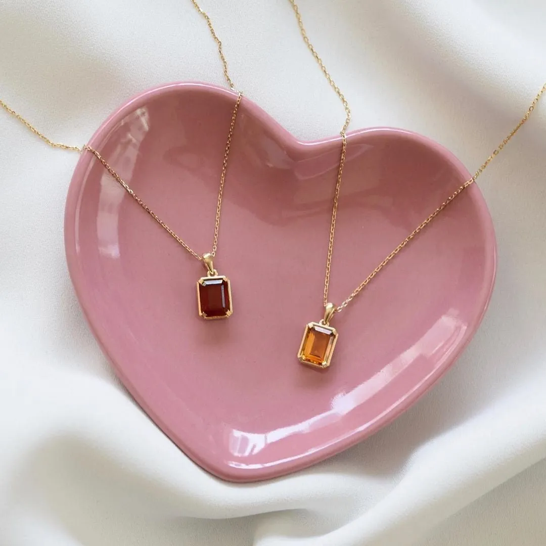 Seta Necklace in Garnet