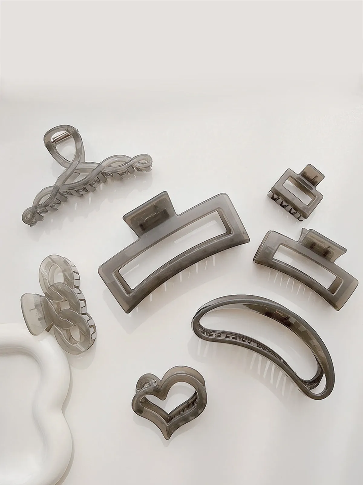 Translucent Grab Back Head Shark Clip Catcher
